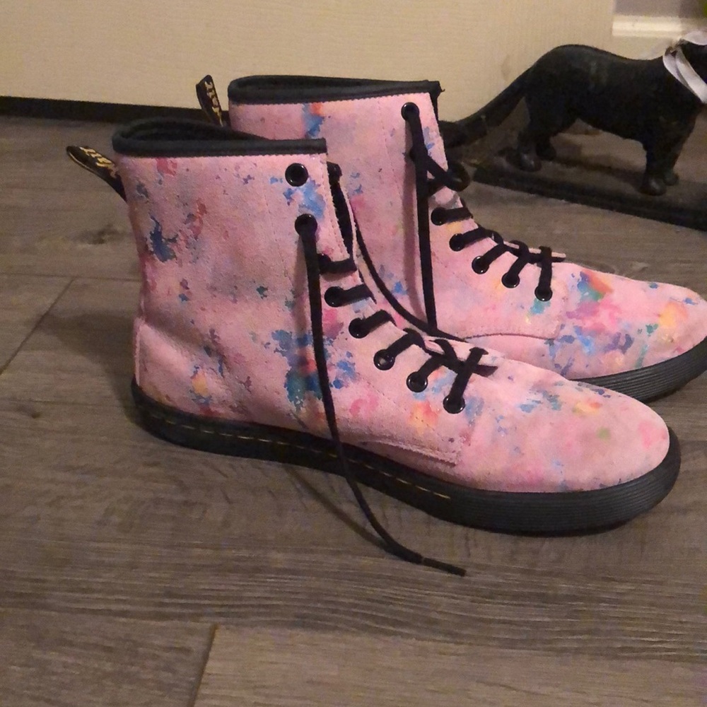 Pink multi color size 10 boots